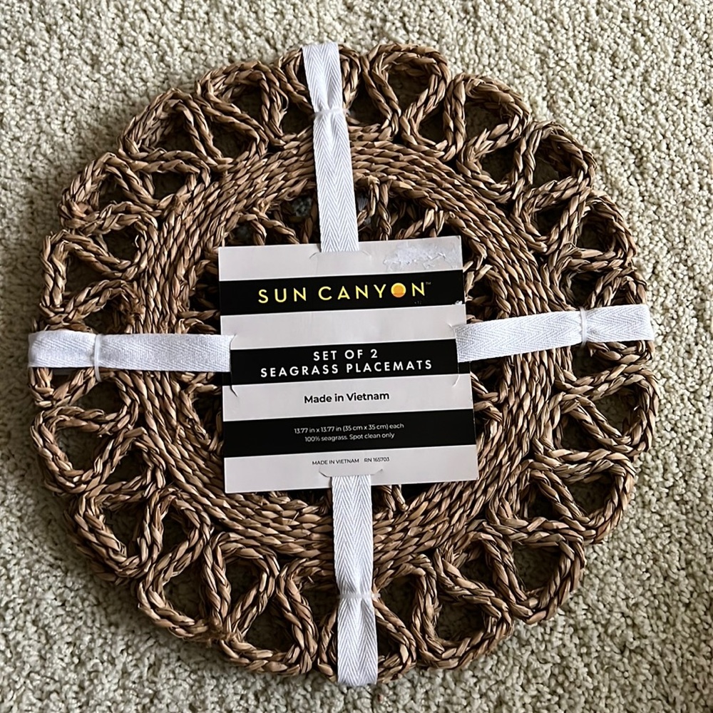 New Set of 2 seagrass placemats for dining